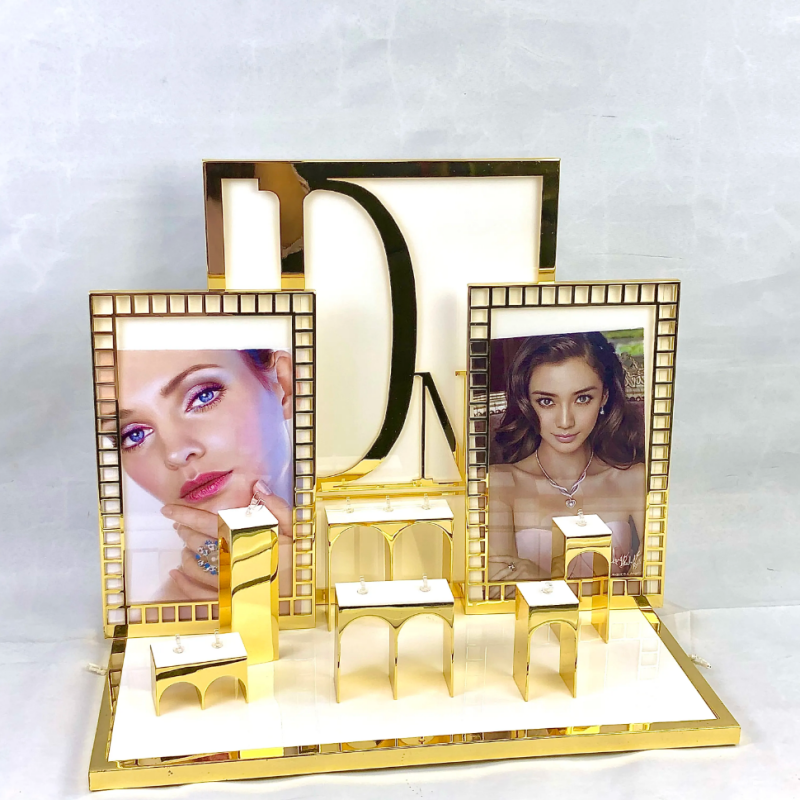 Gold mirror acrylic wedding ring Display set Jewelry store window display props arch luxury ring display base multi-ring display rack shape clip fixed ring White acrylic back can be placed advertising painting custom logo